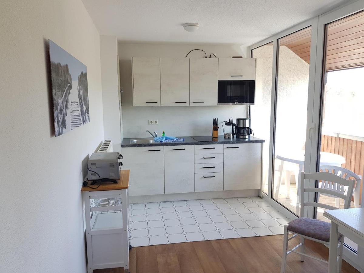 Fewo 18 Im Strandhaus Lobbe Mit Balkon Esterno foto